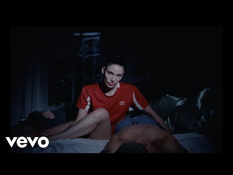 Niia - f***ing happy | Official Video