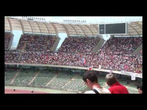 BARI LECCE 0-2 TIFOSI BARESI E LECCESI 15 05 2011.avi