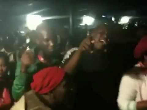 Steve Paradise & D Maslo and Che Cherry  live at 033 Pietermaritzburg (1).flv