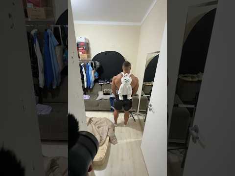 JUST A LITTLE SHAKE 🤣🫠#memes #luanaferreira #shortsviral #humor #gym #bodybuilding #shorts