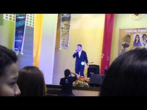 Kahit isang saglit by Ryan