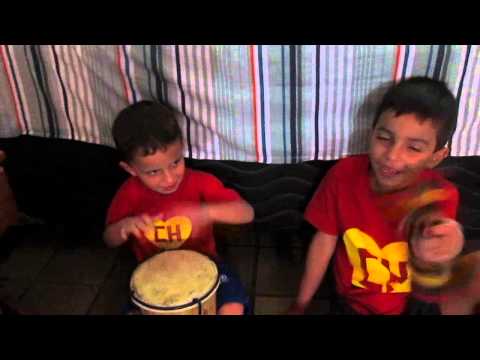 Bate cabeça filhos de umbanda (Mirim)