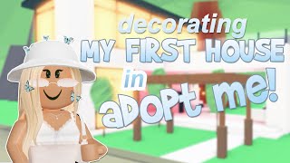 decorating my FIRST HOUSE in adopt me big yikes
