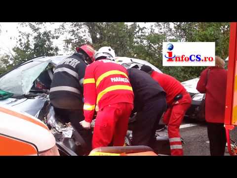 Accident cu doua victime pe DN 58 din cauza vitezei si a ploii 22  oct