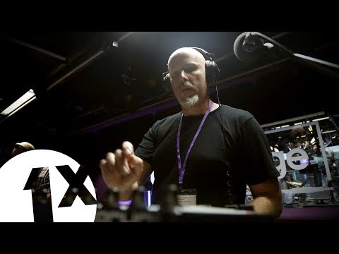 Original Dodger - Movin' Too Fast ft Kelli Leigh in the Live Lounge