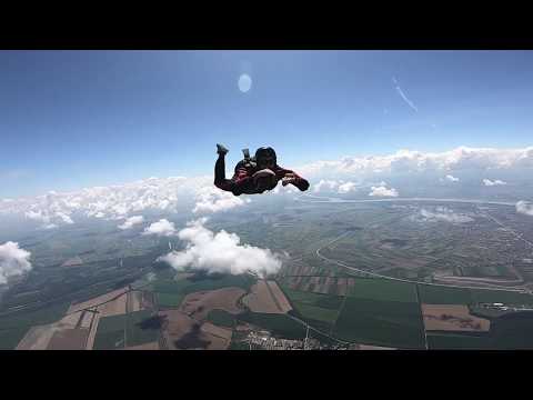 Become a skydiver