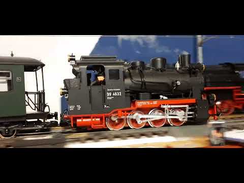 LGB 99 4633 auf Kreisfahrt