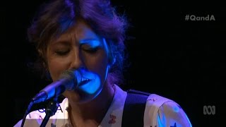 Q&A: Martha Wainwright sings Traveller