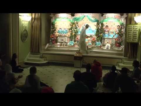 VP KKS 2016 07 - Vraja Krsna Prabhu - evening kirtan, 26.04.2016