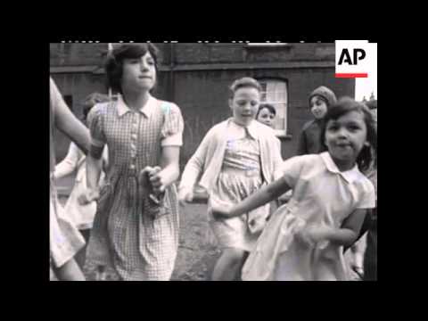 CHILDREN BAN VEHICLES IN THEIR PLAY STREET - NO SOUND