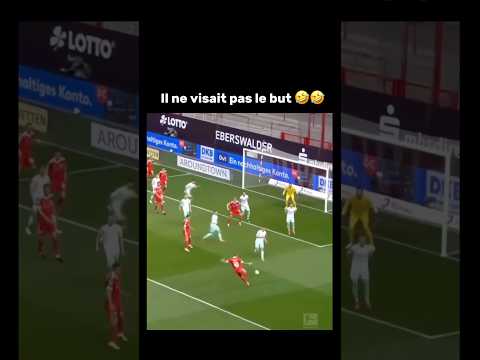 Il ne visait pas le but ! #football #memes