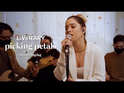 Sassa Dagdag - Picking Petals (Live Performance)