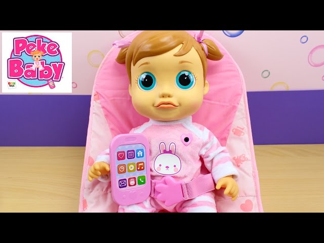 Vídeo relacionado con Corolle Bebida y baño húmedo Baby Emma - Muñeca bebé niña de 14 Pulgadas con 3 Accesorios - Biberón, Orinal y Chupete - Realmente Bebe y va al baño, para niños a Partir de 2 años