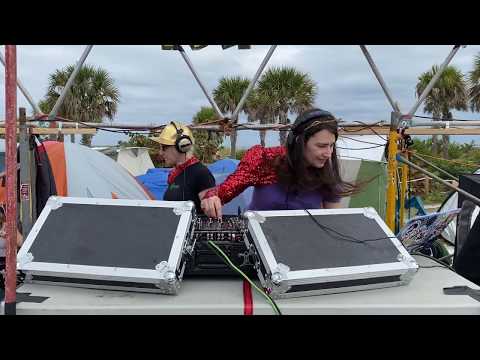 Dj Shakey & Illexxandra at Love Burn 2020