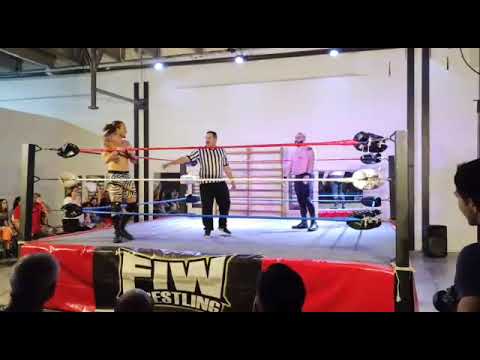 F.I.W WRESTLING ITALIA 🇮🇹 Bull 'MAMBU' strongman vs Zack O'Neill