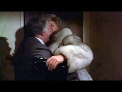 01 NIGHT HEAT woman in fur