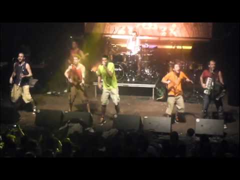 La Pegatina - No moverse (Kafe Antzokia, 3 marzo 2012)