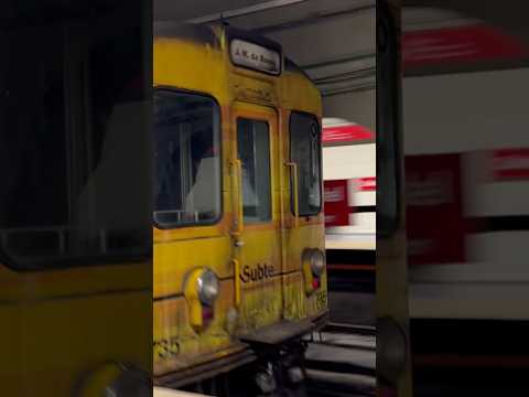 En el Subte de la línea B del Subte    Y Martiniano con la formación rumbo Leandro N Alem
