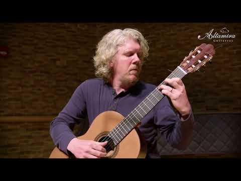 Adam Kossler plays Sonata a la Española by Joaquin Rodrigo on an Altamira Prize Classical Guitar
