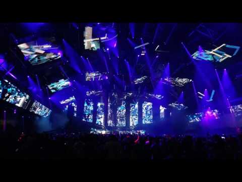 Carl Cox Ultra Music Festival 2017 Resistance Megastructure day 2