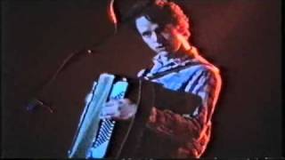 They Might Be Giants - Chess Piece Face LIVE 1990