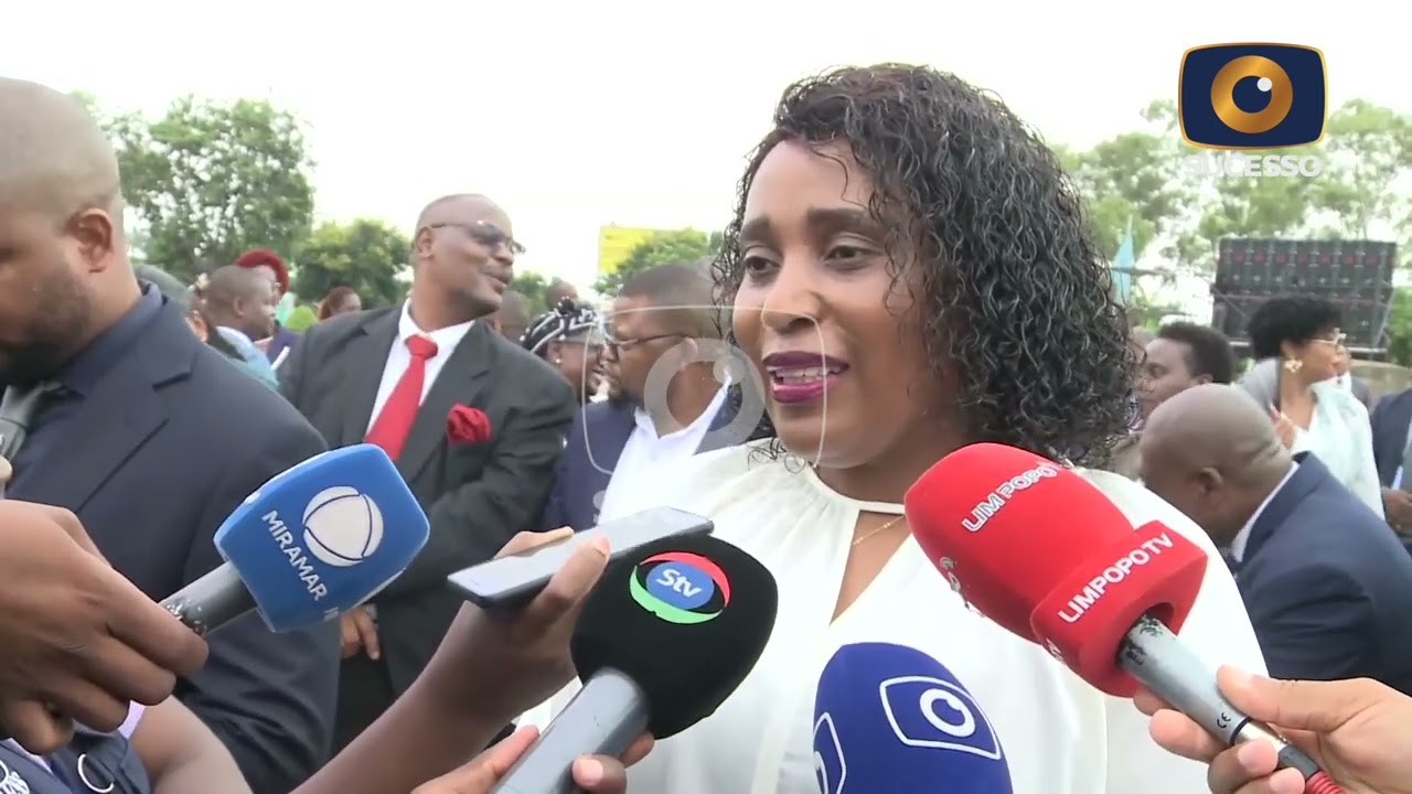 MINISTRA DA EDUCAÇÃO DIZ QUE ALUNOS NÃO PODEM FICAR SEM LIVRO