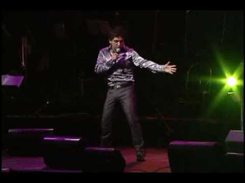 JAVIER SANTIVAÑEZ de Perú recibe de GABY SPANIC el PREMIO ESTRELLA  MUSIC AWARD 2009