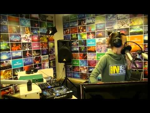 Lady Waks In Da Mix #266 (05-02-2014)