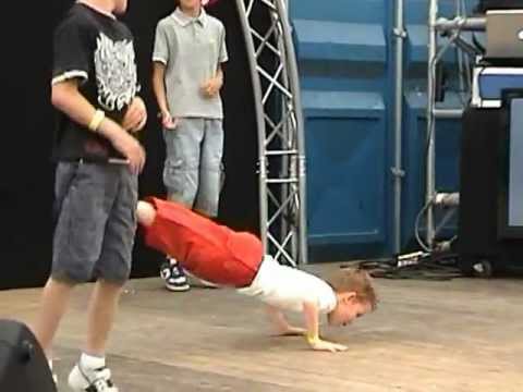 Zomerfeest Ertvelde 2012 - KIDS IDOOL - Fabrice.mpg