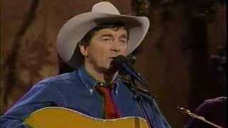 Ian Tyson talks to Jerry Jeff Walker and sings Summer Wages (Austin 1991)