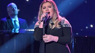Kelly Clarkson Sings Natural Woman by Aretha Franklin  AMERICAN IDOL