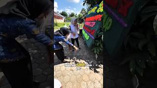 Download lagu Ketika Salah Fokus Pas Ngeliat Karangan Bunga mp3