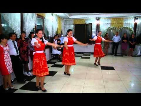 Ansamblul de dansuri populare Struguras. Dans rusesc