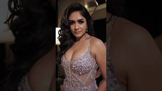 Download lagu Mrunal Thakur #actress #bollywood #celebsfashion #beauty #shortsvideo #youtubeshorts mp3
