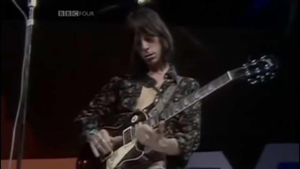 TOP LEGEND! Great Guitar Solos by Jeff Beck - Live 1974 - YouTube
