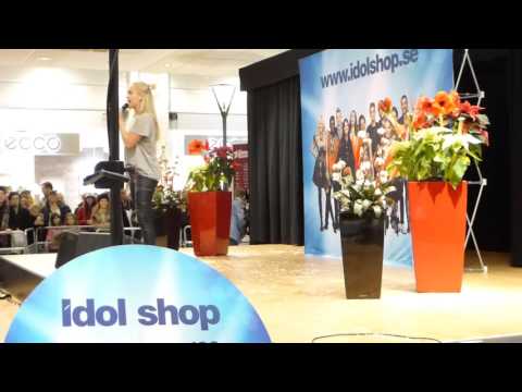 Amanda Winberg - Knäpper mina fingrar (Linda Pira) - Nordstan 2015-12-12