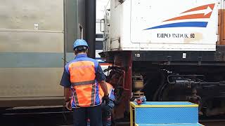 preview picture of video 'Proses pergantian Lokomotif KA Pangandaran di stasiun Banjar'