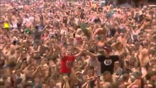 Bring Me The Horizon - Blessed with a curse live @ Reading Festival 2013