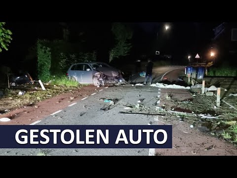 Politie |  Verdachte crasht tegen een woning | Gestolen auto