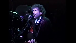 Million Miles - Bob Dylan, NYC January 20, 1998. The smokiest of blues numbers from Time Out of Mind