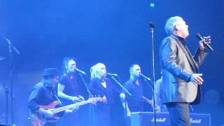 John Farnham Performs &quot;Love To Shine&quot; 28.06.2017 Playing it Forward Concert