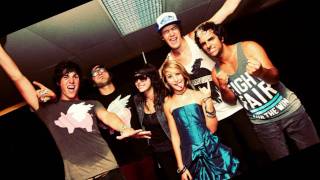 Leah Le Grace with We are the In Crowd and Amely at Croc Rock