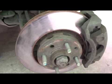 Como cambiar pastillas de freno delanteras