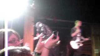 Feel It Stereos Live