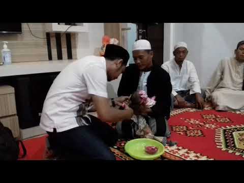 Cara gunting rambut pada saat akikah bayi