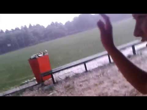 Grad w meczu WULKAN BIESIADKI   LKS USZEW