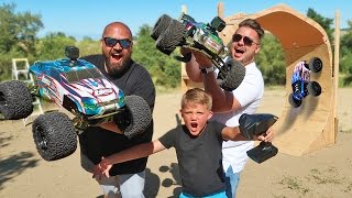 RC TRUCK Silly Fun GIANT RAMP TRICKS! Carl and Jinger