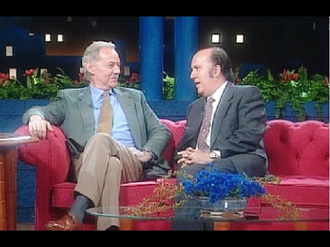 Chiquito de la Calzada explains "fistro" and "condemor" to the writer Eduardo Mendoza, winner of ...