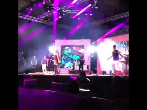 Larissa Manoela show