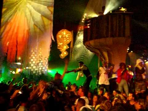 The Opposites, Flinke Namen, Dio en Faberyayo hebben lol, live @ogoNONogo, Lowlands 2010